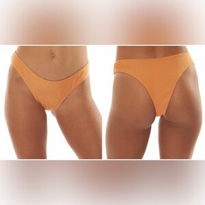 NWT! Sisstrevolution Solid Rowend High Hip Bikini Bottoms in Clementine. Size M